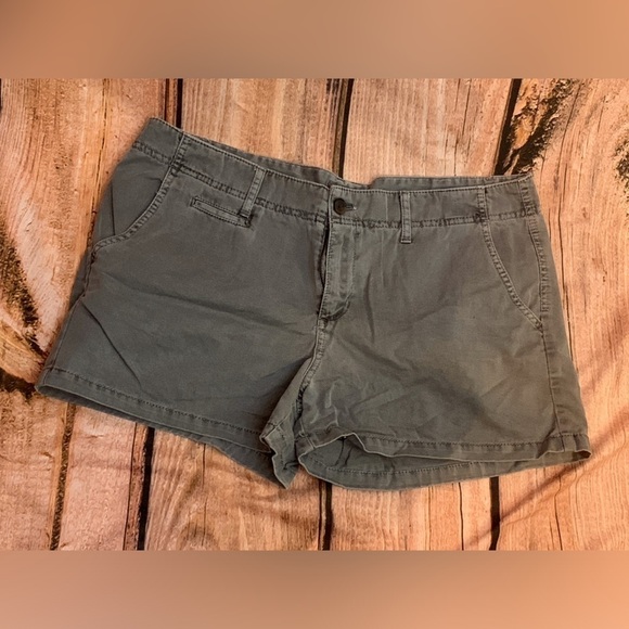 Merona Pants - Gray Merona 12 Ladies Shorts 🎁🎁 (0034)